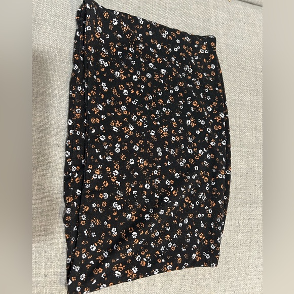 3/10 Ardene Floral Tube Top - Picture 2 of 3